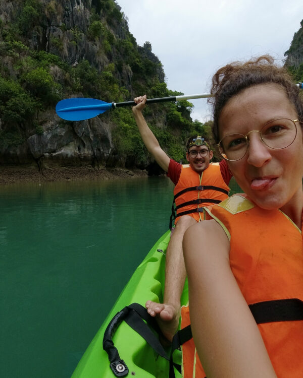 Kayaktour durch die Halong Bucht