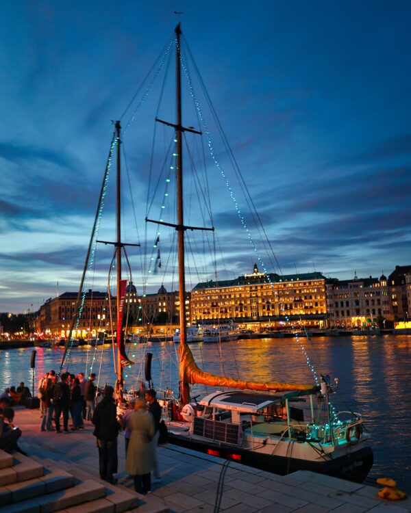 Auf diesem Bild zu sehen ist Stockholm bei Nacht im Rahmen eines Stockholm Kurztrip.