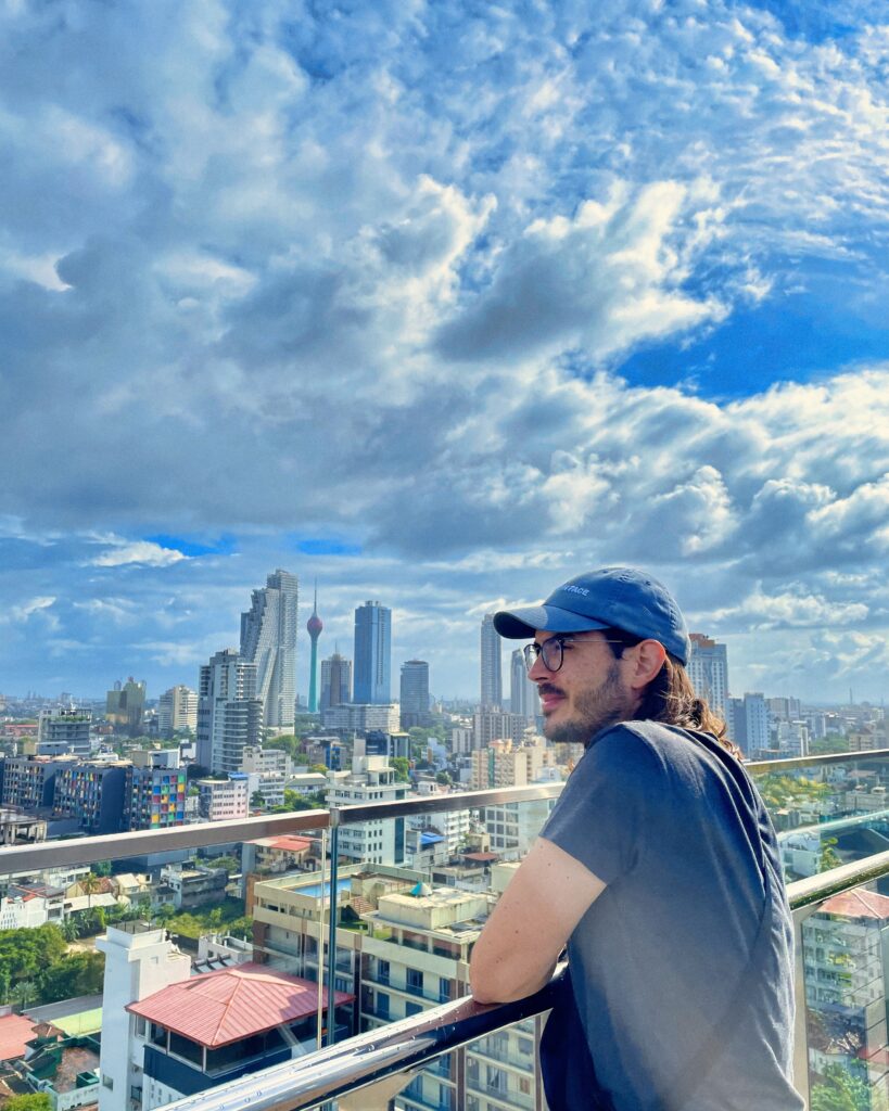 Auf dem Bild zu sehen ist die Skyline von Colombo in Sri Lanka im Rahmen der Sri Lanka Rundreise