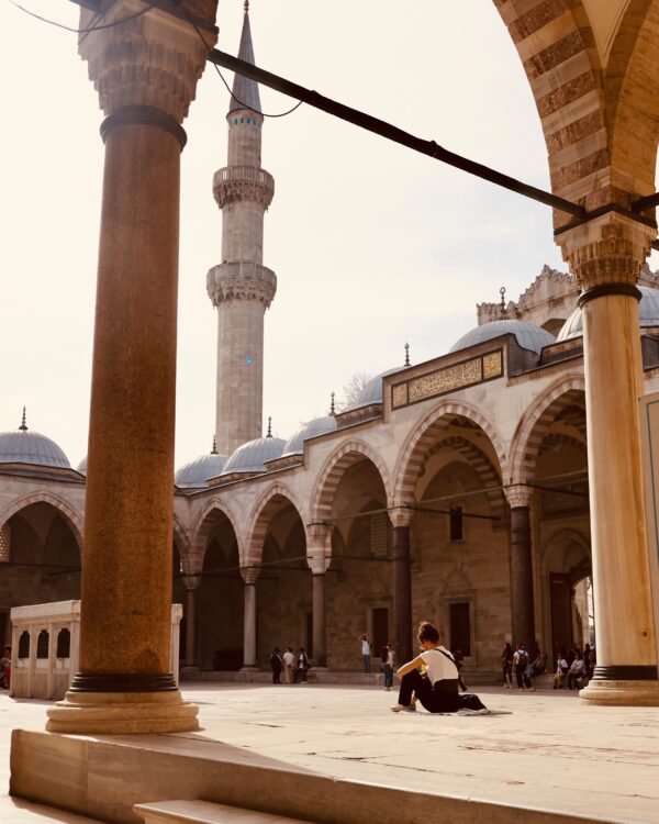 Auf dem Bild zu sehen ist die Blaue Moschee im Rahmen von Istanbul Kurztrip Tipps