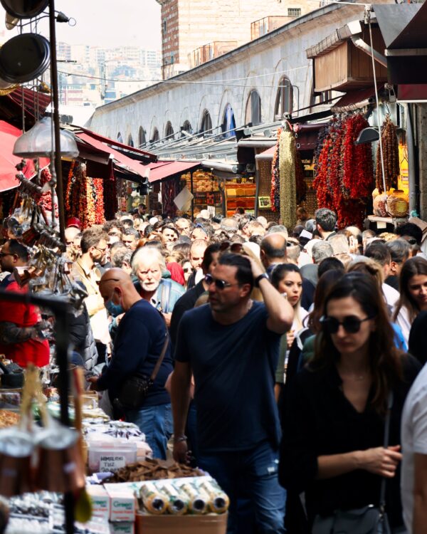 Auf dem Bild zu sehen ist der Ägyptische Basar im Rahmen von Istanbul Kurztrip Tipps