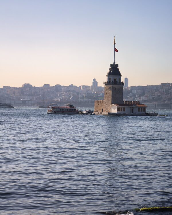 Auf dem Bild zu sehen ist der Jungfrauenturm im Rahmen von Istanbul Kurztrip Tipps